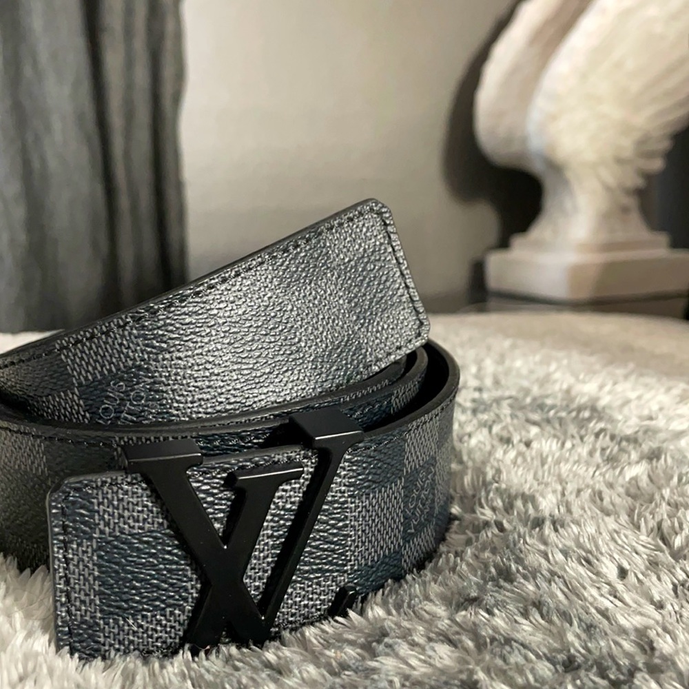 Louis Vuitton mens checkered black and gray belt